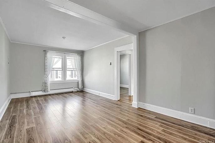 1st image of 73 E Railroad Ave