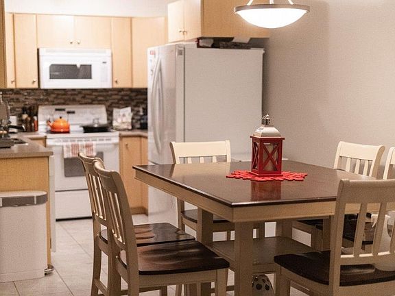 3rd image of 200 Lougheed Dr #1109