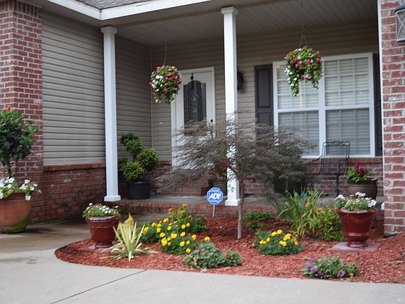 3rd image of 8 Constance Cir