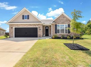 1902 Dawn Ct SE, Hartselle, AL 35640