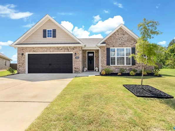 1902 Dawn Ct SE, Hartselle, AL 35640