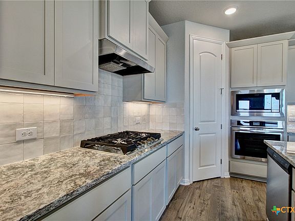 2nd image of 2046 Chelsea Grv