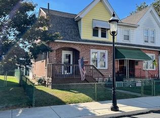 31 Spruce St, Marcus Hook, PA 19061