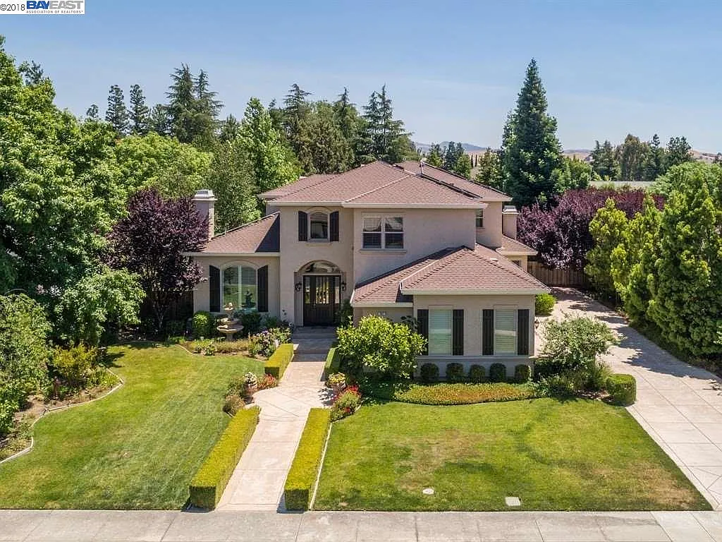 567 Regulus Rd photo 1