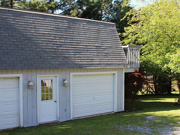 2 car garage w/ 2nd floor