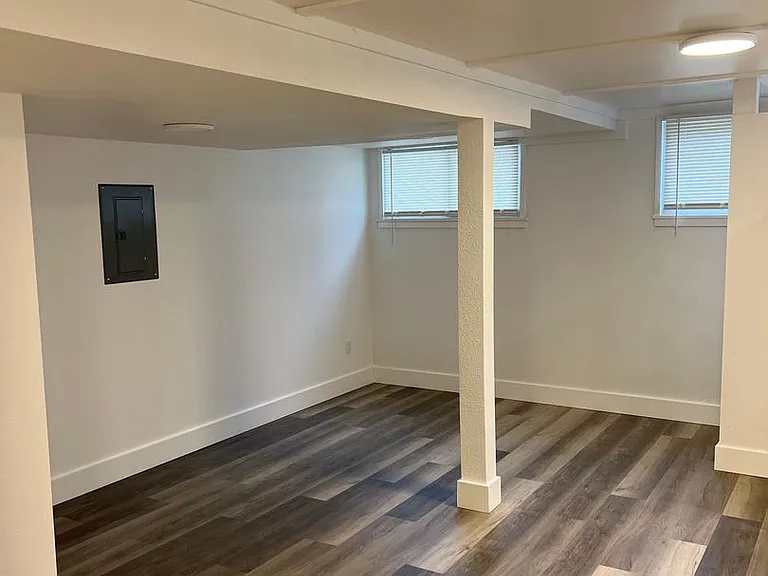 249 E Poplar St — Photo 4