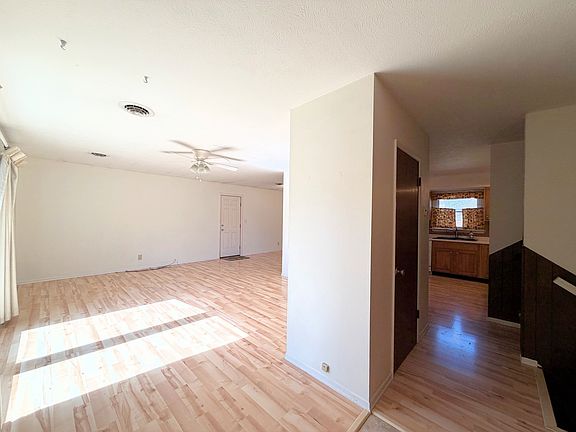 5th image of 1702 W Taylor Dr