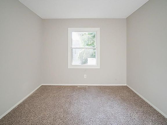 3rd image of 5424 Egan Dr
