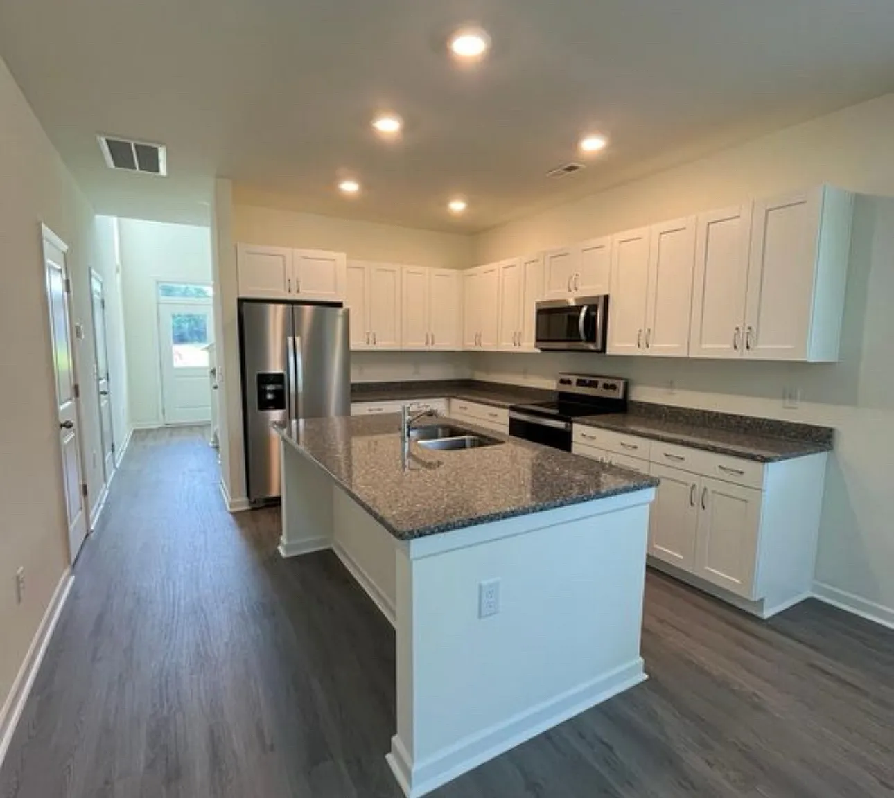 1417 Creekfront Dr — Photo 3