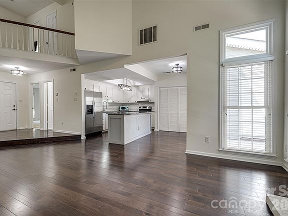 5th image of 9235 N Vicksburg Park Ct