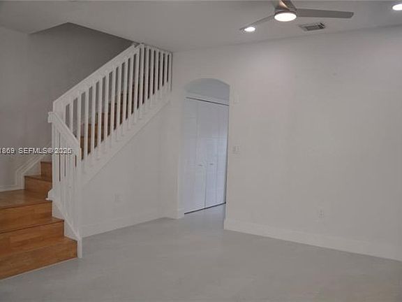 5th image of 8261 NW 107th Ct #Townhouse 5-10