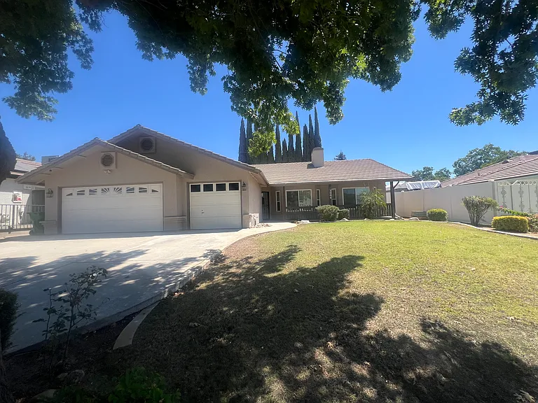 3004 Cherry Laurel St — Photo 2