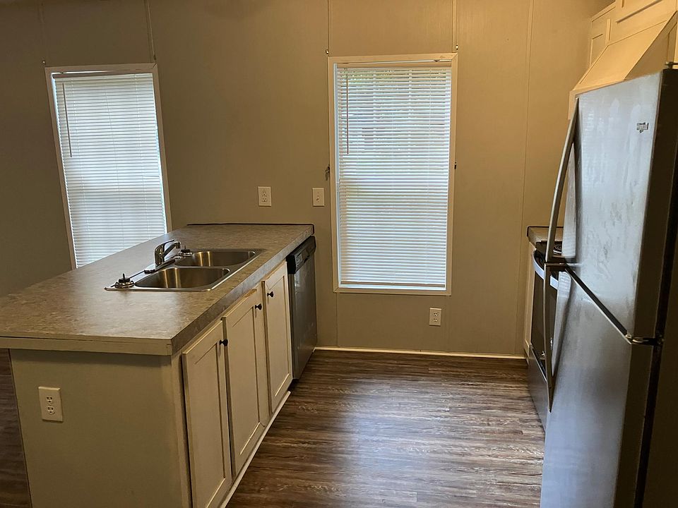 1st image of 647 Oak Hill Dr #66