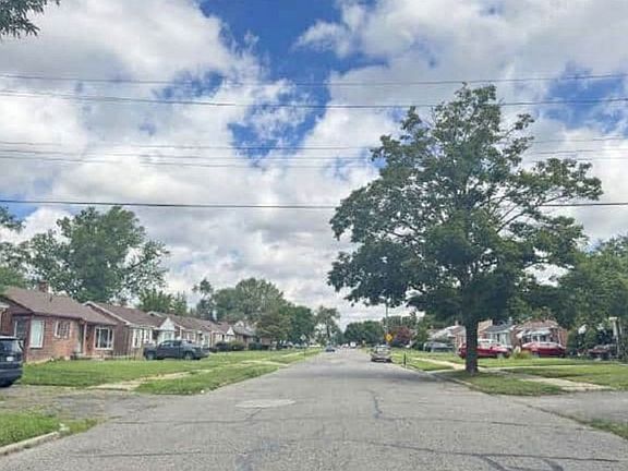 Exterior Neighborhood (street photo)