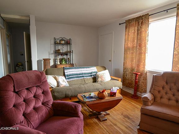 4th image of 1814 Crader Dr