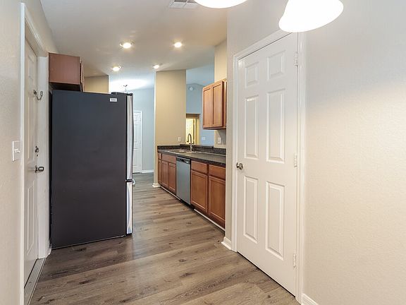 5th image of 8696 Pebblebrooke Way