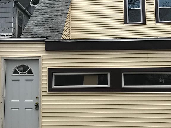2nd image of 1263 E Lovejoy St #Left