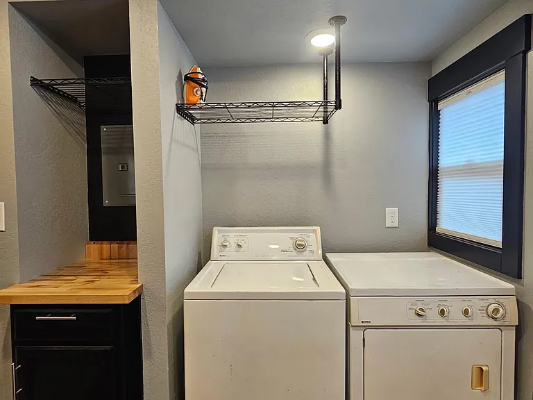 525 S 6th St E — Photo 8