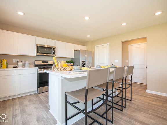 3rd image of 1119 Blackstone Ave