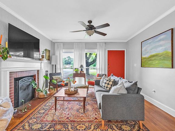 3rd image of 40 N Garden Cir