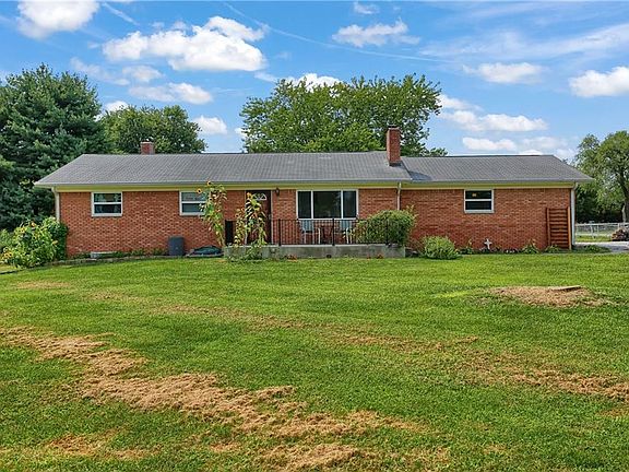 2nd image of 3747 Redfern Dr
