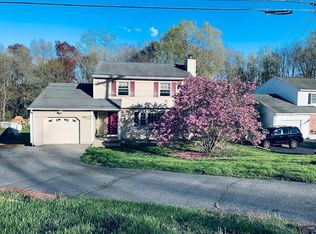 298 Baxter Ln, Milford, CT 06460