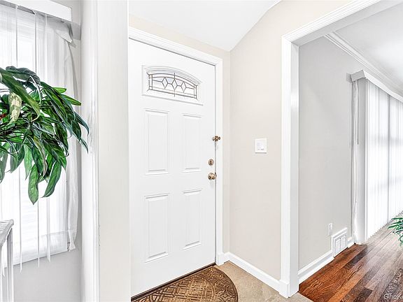 3rd image of 106 Wellford Road