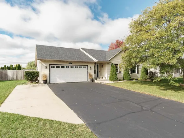 3611 Birdsong Ln, Janesville, WI 53548