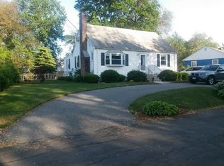 6 Robinson Rd, Woburn, MA 01801