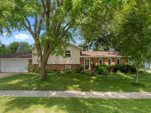 2613 Midland Dr, Naperville, IL 60564