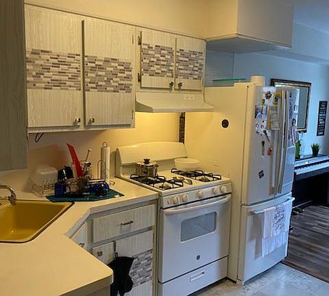 2nd image of 60-21 74th St Floor 2