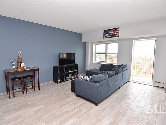 4th image of 260 Beach 81 St #6P