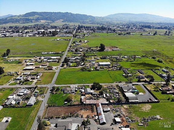 2nd image of 3850 Primrose Avenue