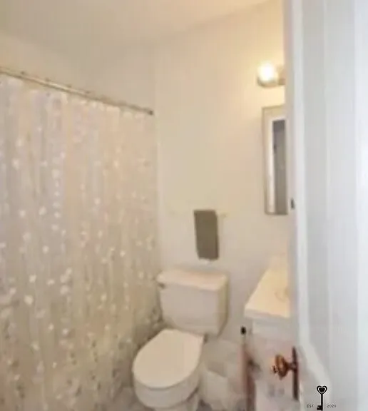 1000 Memorial Dr #2R — Photo 8