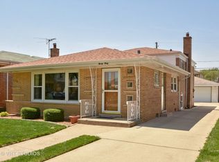 9040 S Utica Ave, Evergreen Park, IL 60805