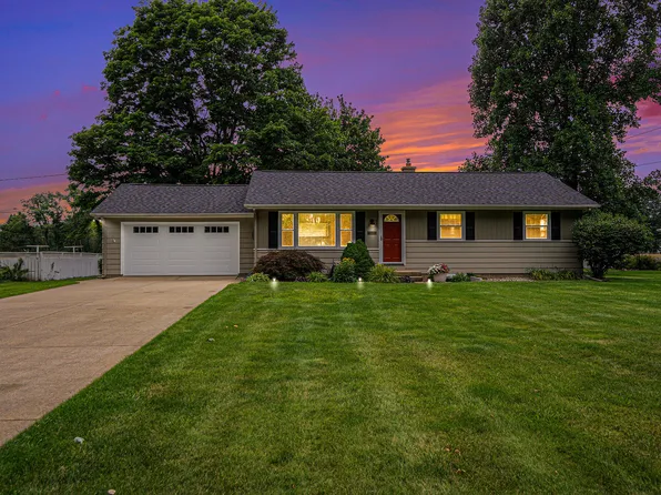 7689 N 30th St, Richland, MI 49083