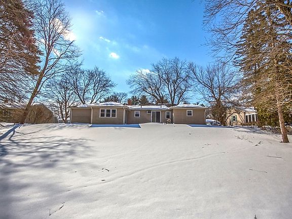 2nd image of 208 Birch Rd