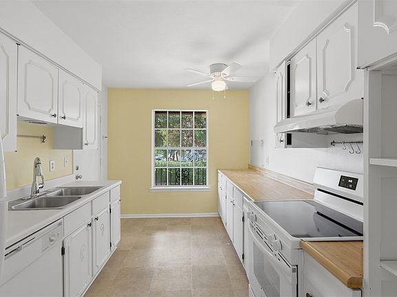 5th image of 7600 Burgoyne Rd Unit 250
