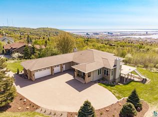 2906 W 15th St, Duluth, MN 55806