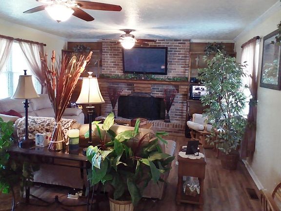 5th image of 1212 Stillwell Dr
