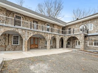 514 Main St N, Woodbury, CT 06798