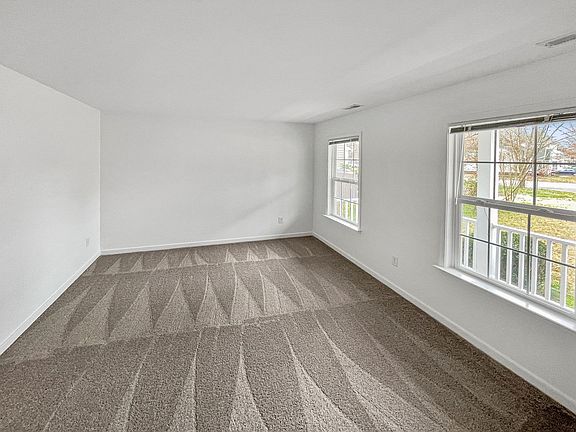 3rd image of 154 Sunny Dr