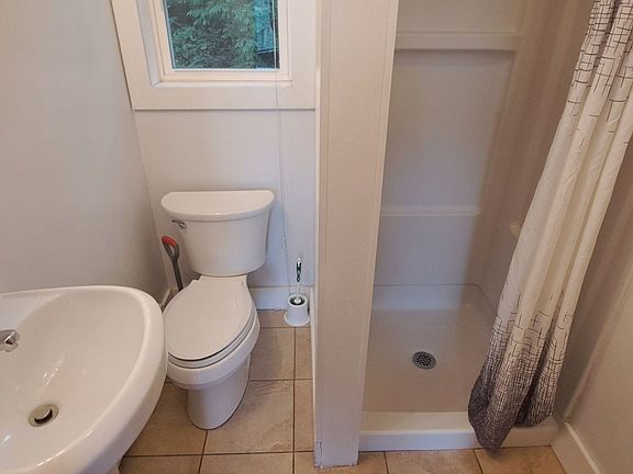 3rd image of 310-312 S Aurora St #1