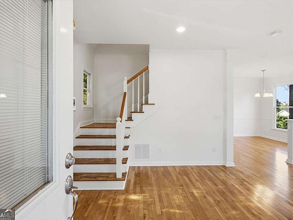 3rd image of 329 Ridge Ave