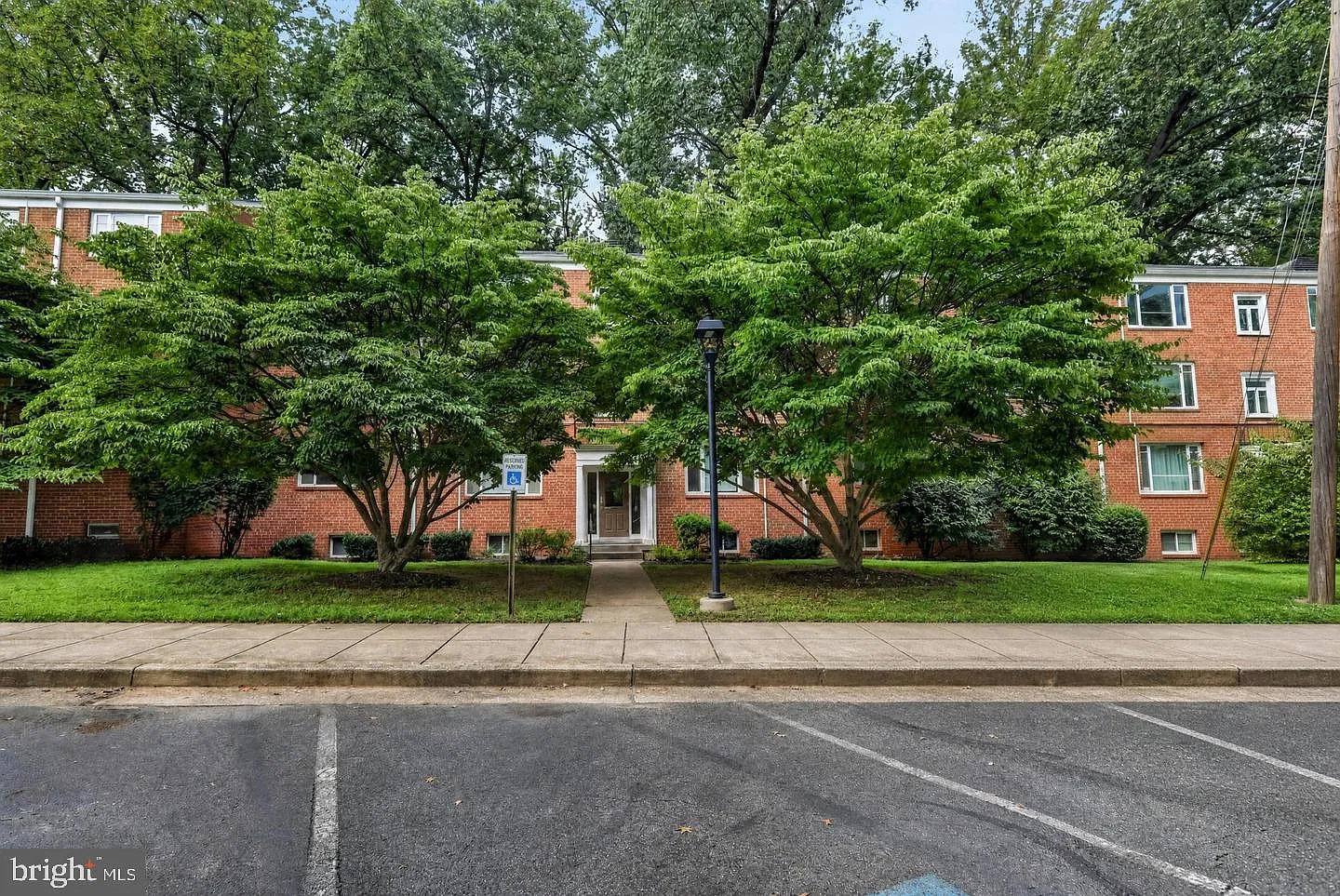 10406 Montrose Ave — Photo 1
