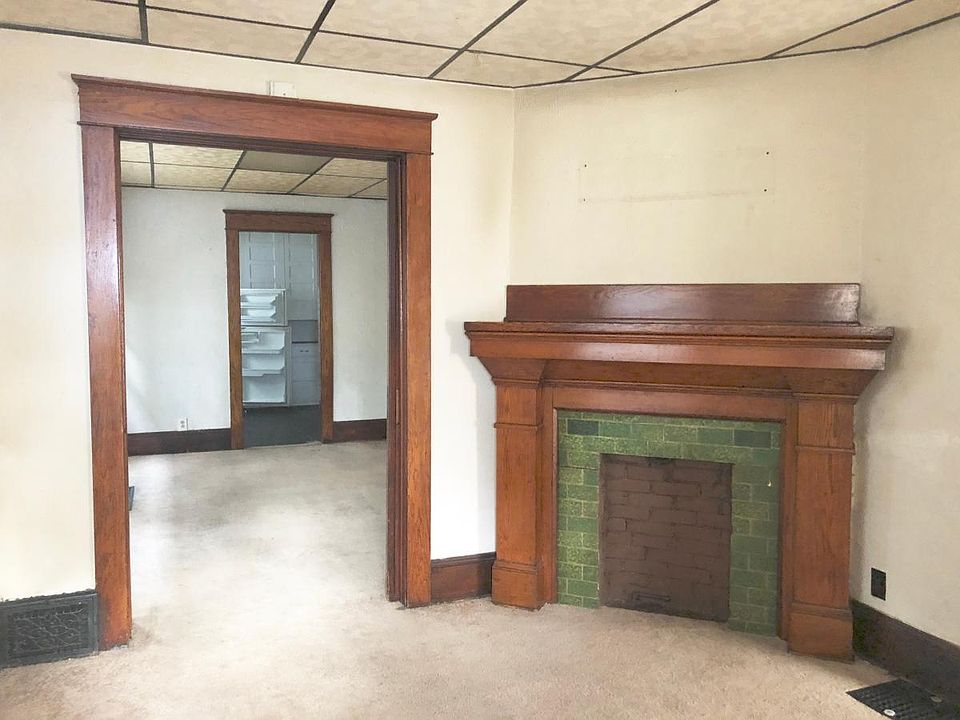 1st image of 1142 W 11th St #2