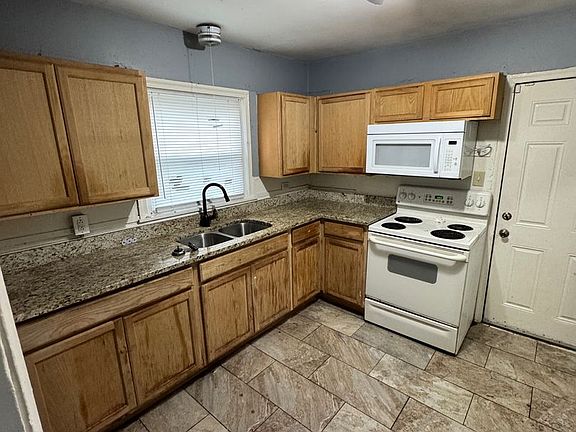 5th image of 13 E Laburnum Ave