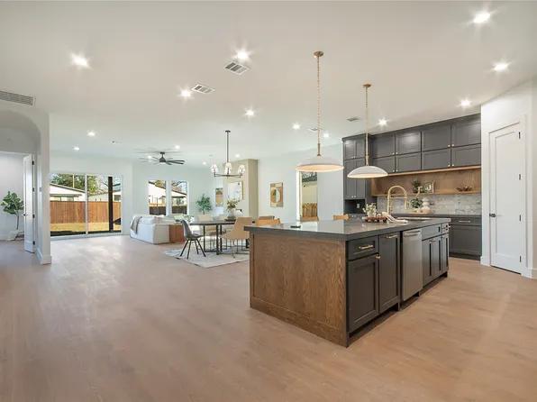 3910 Vineyard Dr, Dallas, TX 75212