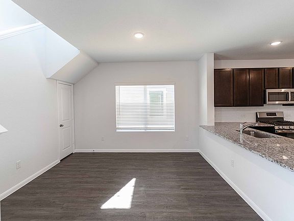 4th image of 213 Tokalaun Dr