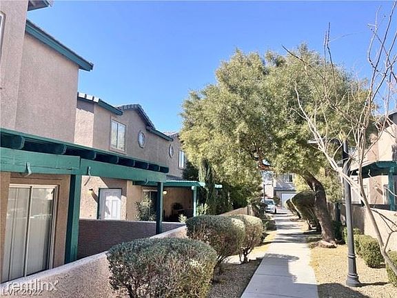 2nd image of 5592 Lago Ct